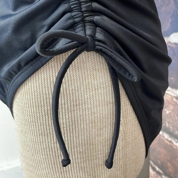 Aqua Green Swimsuit Womens X Large XL Blue Black NWT Geometric Halter One-Piece - Picture 10 of 17